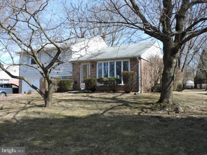 695 Vernon Road Springfield, PA 19064 - Photo 2 of 25