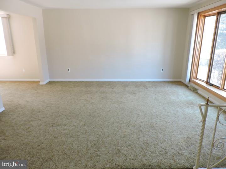 695 Vernon Road Springfield, PA 19064 - Photo 3 of 25