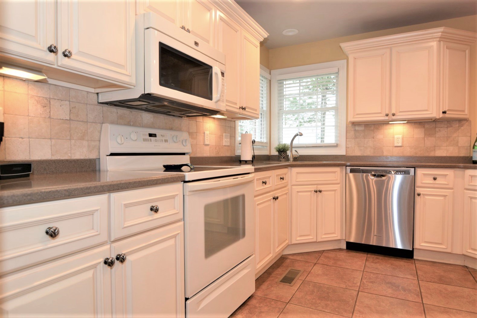 5900 Hausman Road Mount Vernon, IN 47620 - Photo 11 of 35 Gallery Image 11