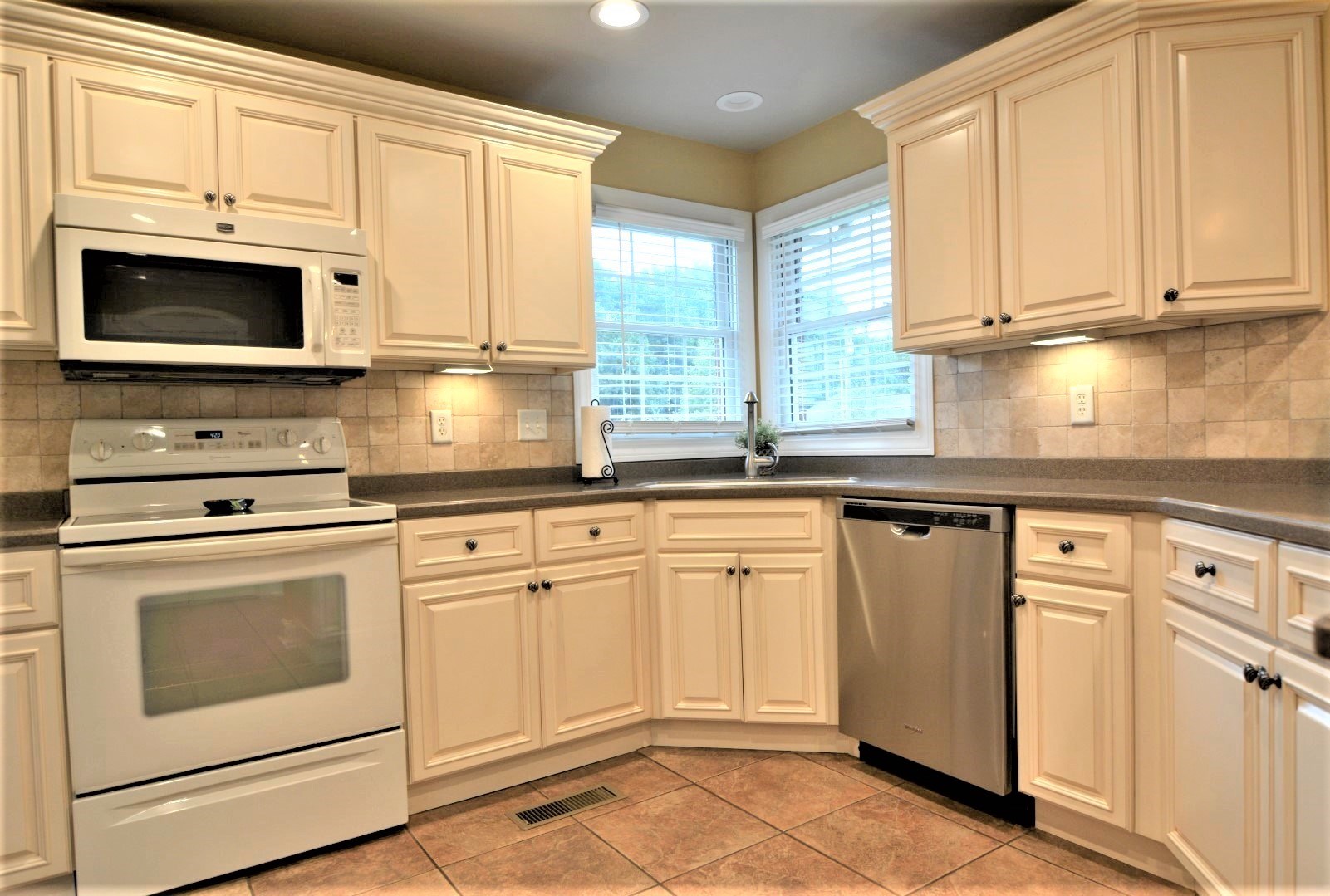 5900 Hausman Road Mount Vernon, IN 47620 - Photo 12 of 35 Gallery Image 12