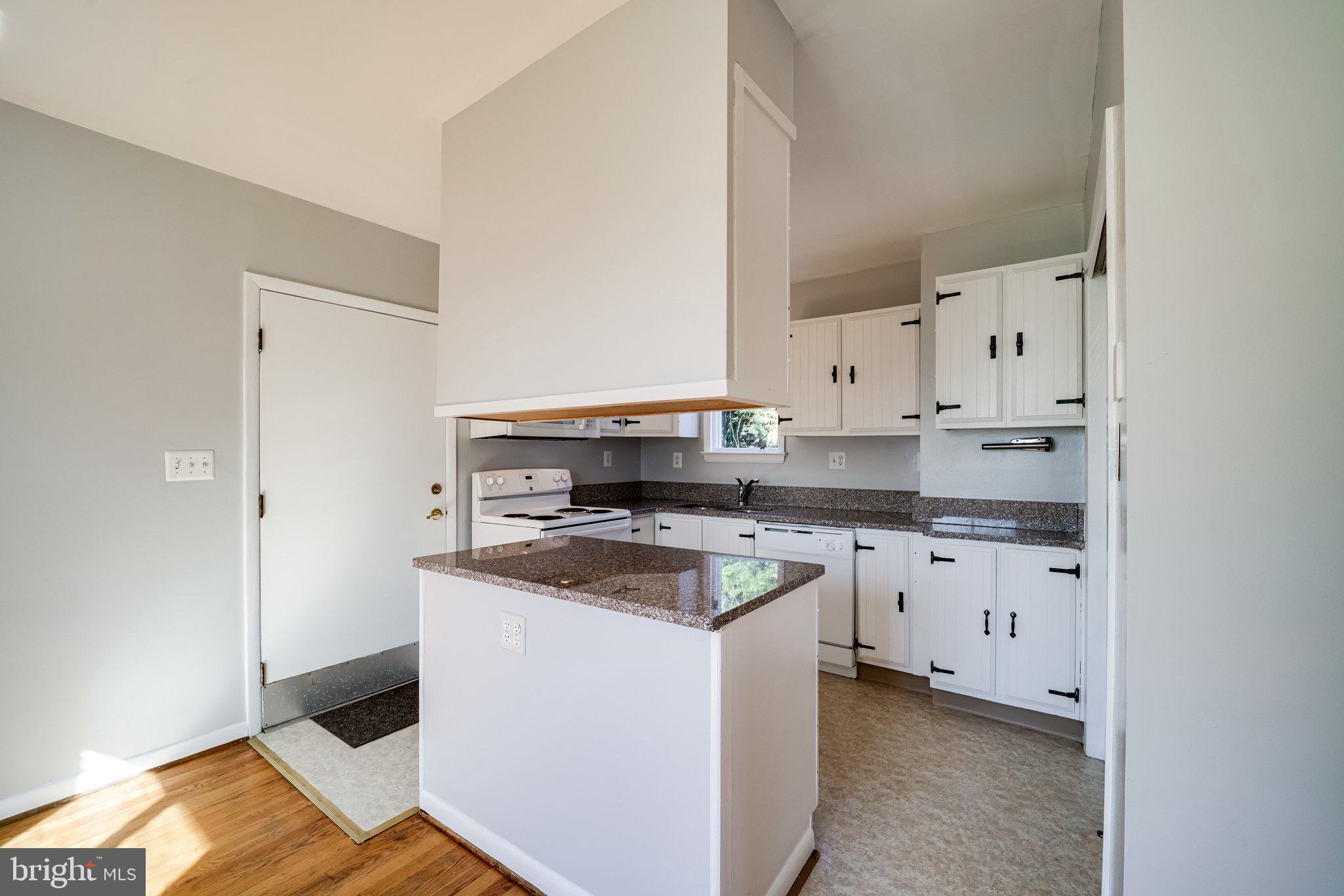 1912 South Glebe Road Arlington, VA 22204 - Photo 18 of 64