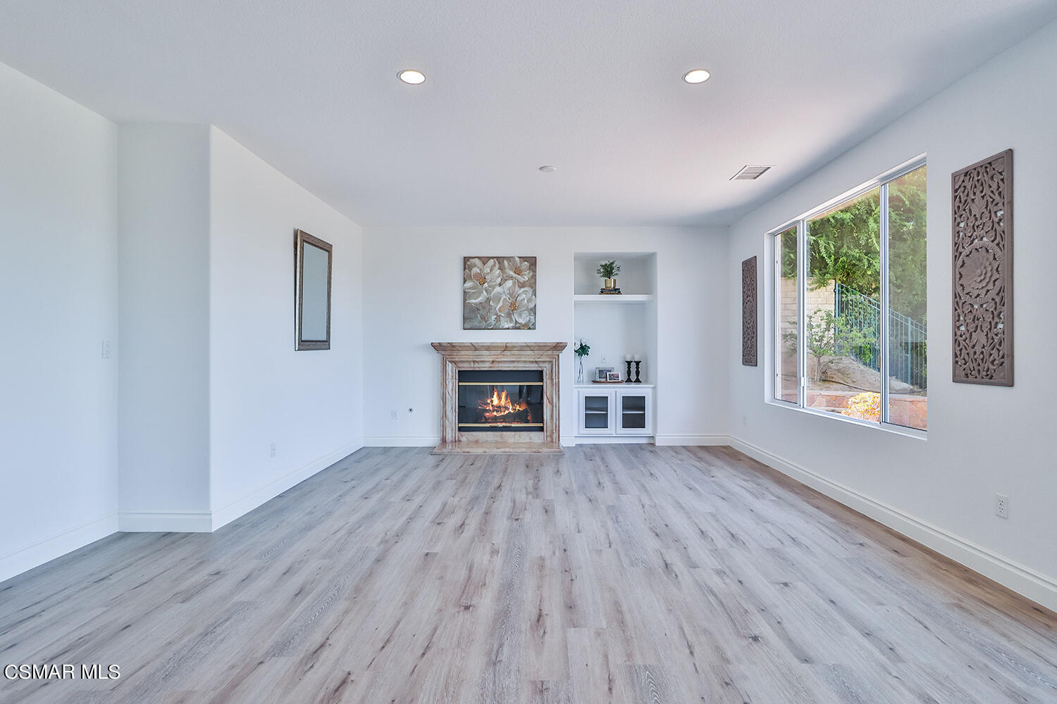 15 Mollison Drive Simi Valley, CA 93065 - Photo 12 of 71 Family and Kitchen1