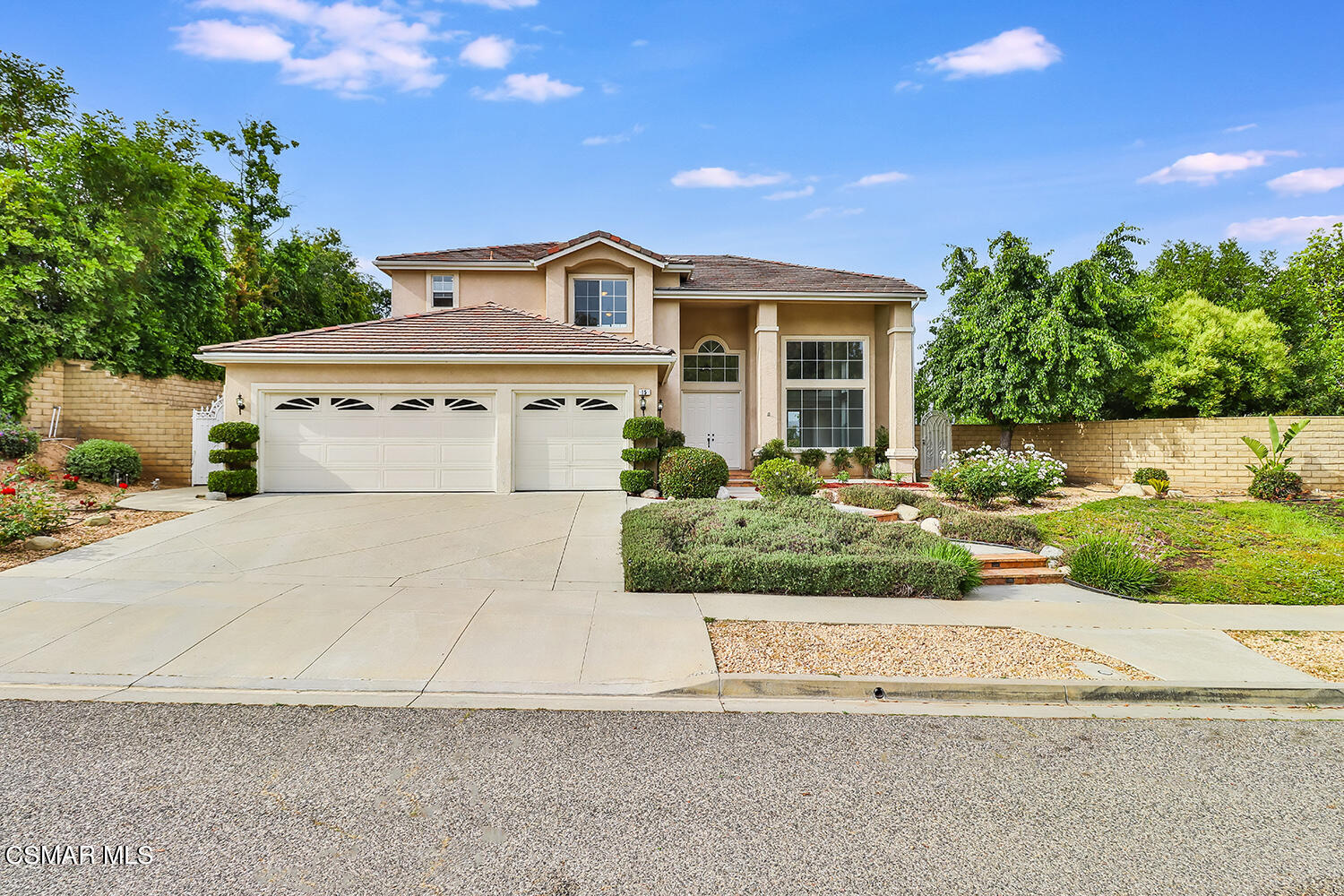 15 Mollison Drive Simi Valley, CA 93065 - Photo 2 of 71 aFront1