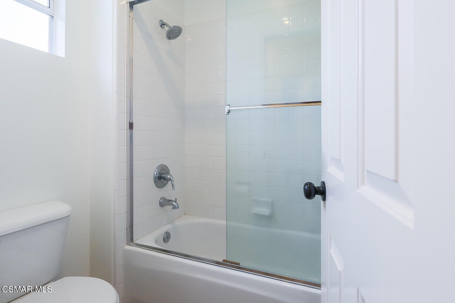 15 Mollison Drive Simi Valley, CA 93065 - Photo 32 of 71 iJacknJill Bath3