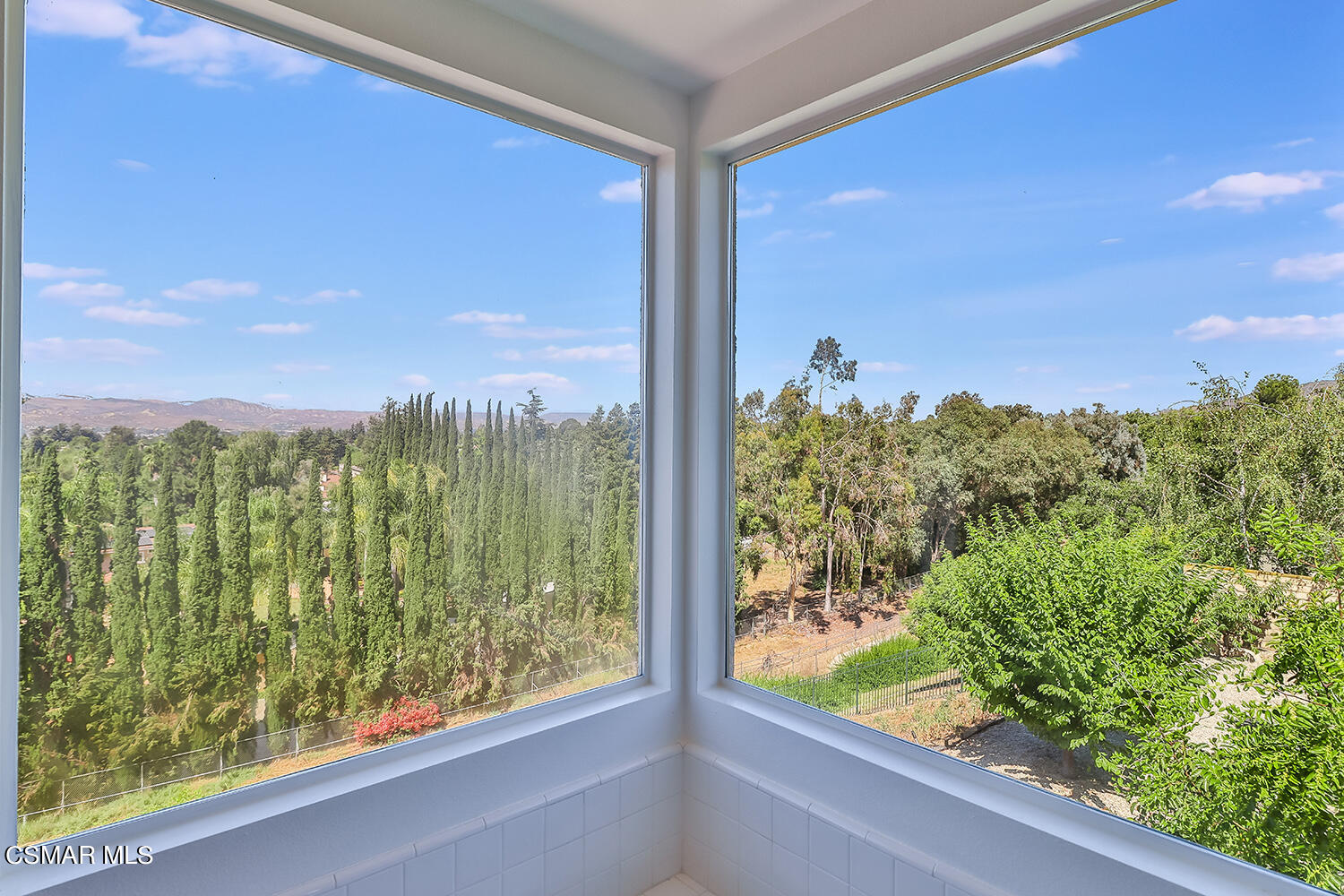 15 Mollison Drive Simi Valley, CA 93065 - Photo 46 of 71 Primary Bedroom Suite10