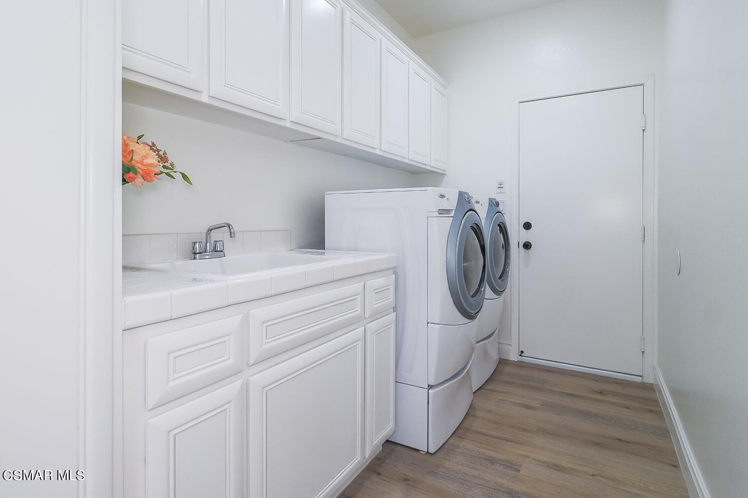 15 Mollison Drive Simi Valley, CA 93065 - Photo 49 of 71 dLaundry