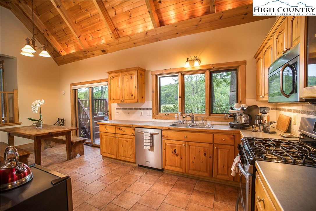 2298 Russ Cornett Road Boone, NC 28607 - Photo 13 of 33 Gallery Image 13