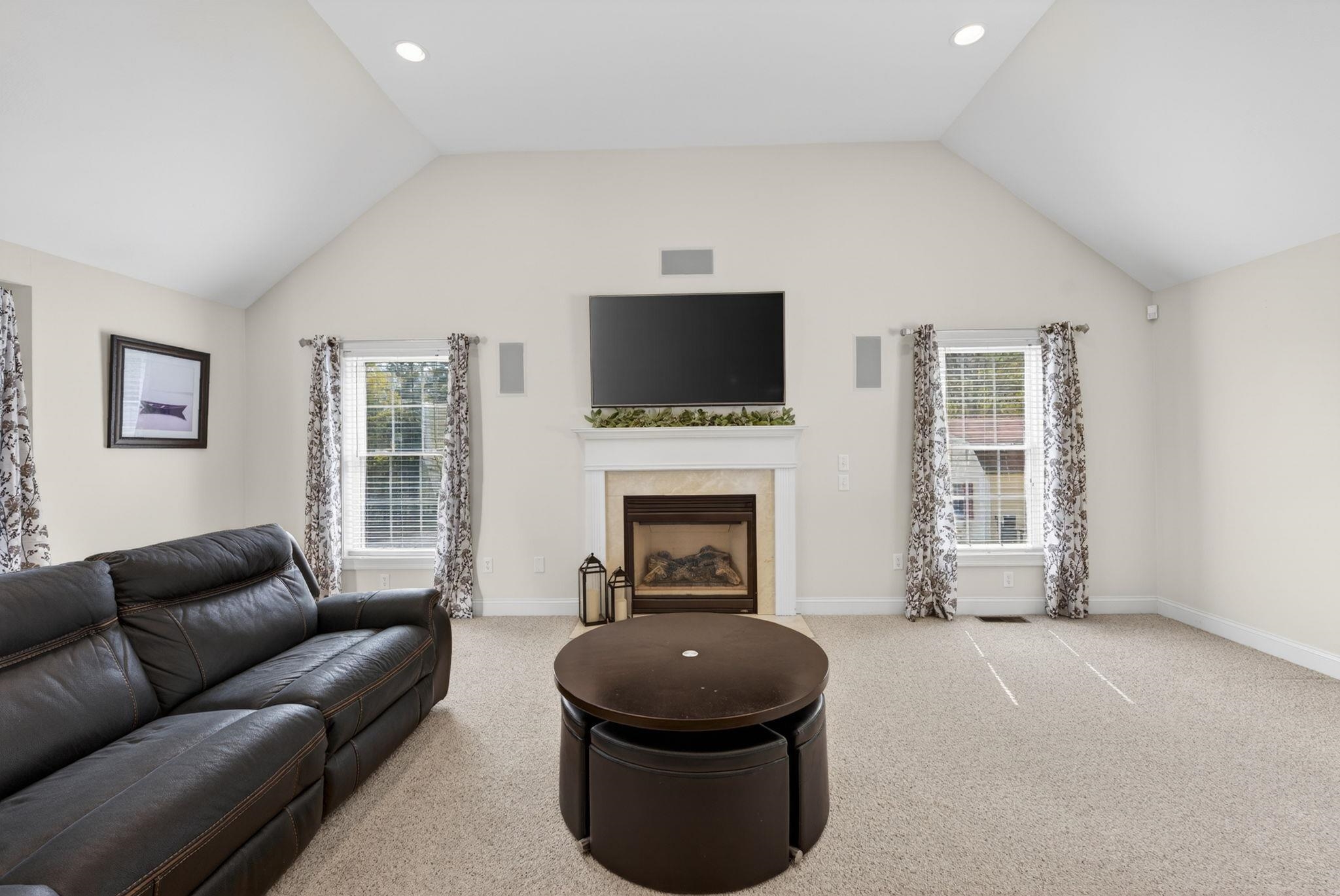 5 Cobblestone Road Pelham, NH 03076 - Photo 12 of 60