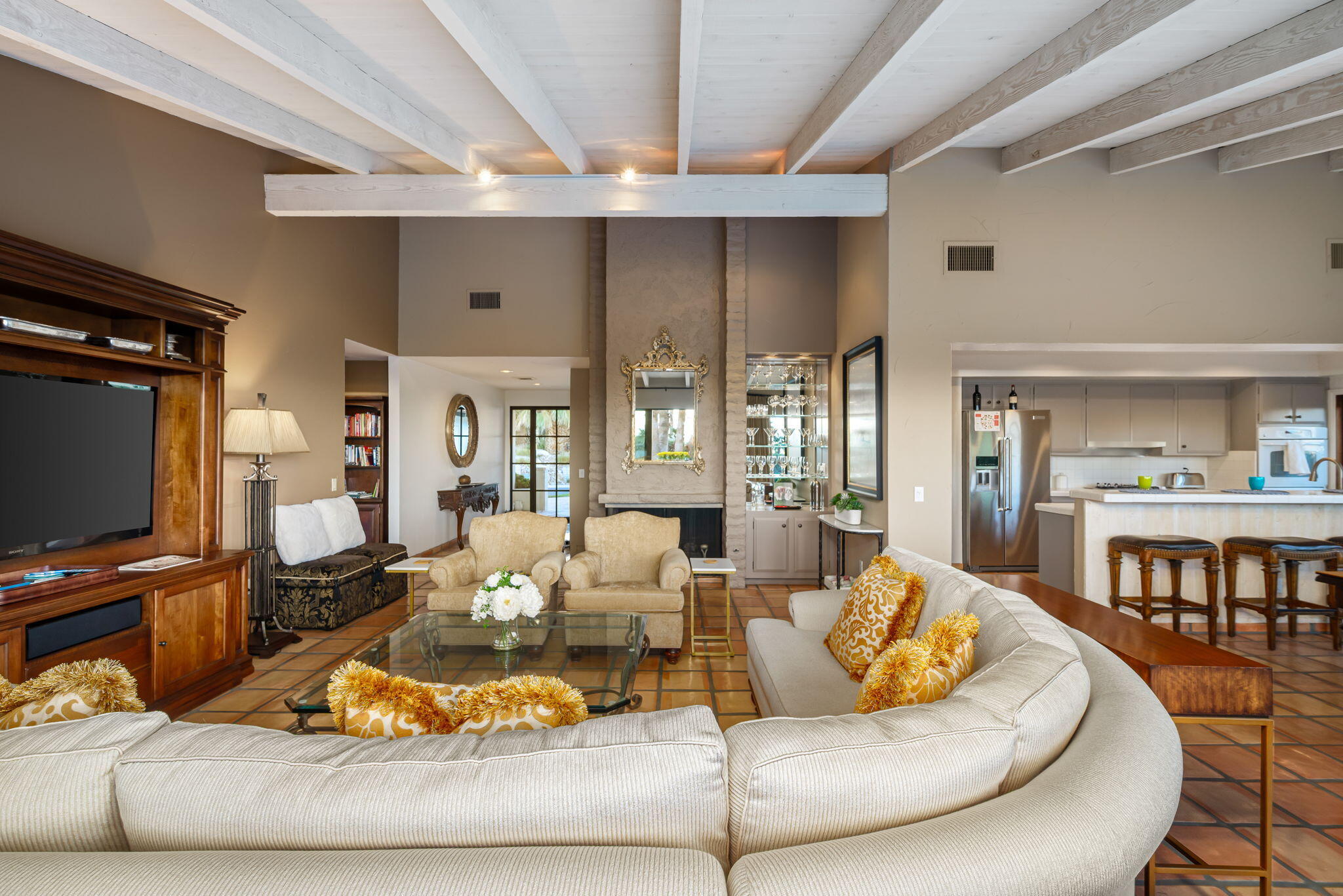 40320 Vía Entrada Rancho Mirage, CA 92270 - Photo 13 of 75 Beam Ceiling