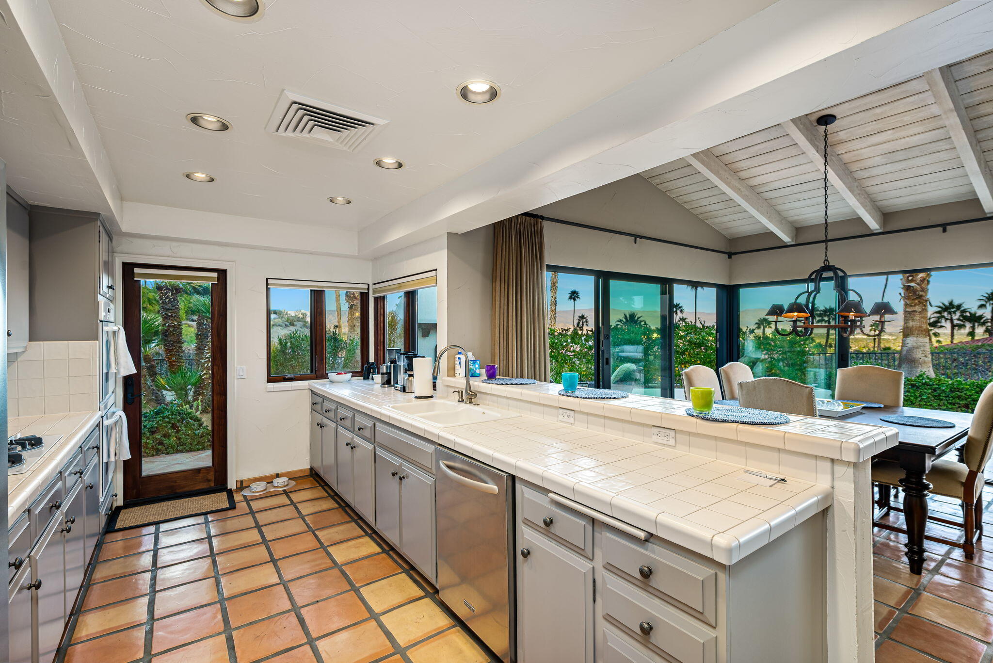 40320 Vía Entrada Rancho Mirage, CA 92270 - Photo 16 of 75 Breakfast Bar