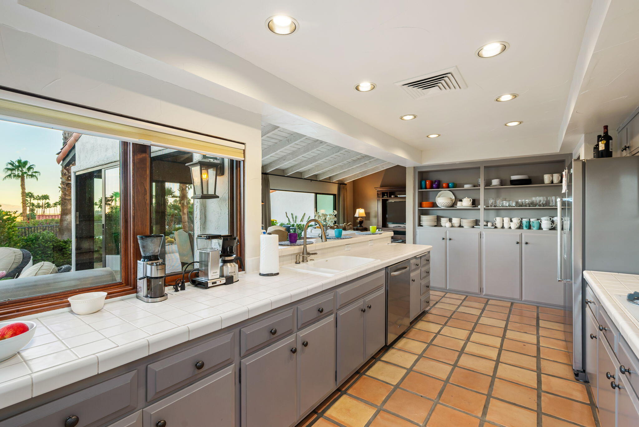 40320 Vía Entrada Rancho Mirage, CA 92270 - Photo 18 of 75 Kitchen