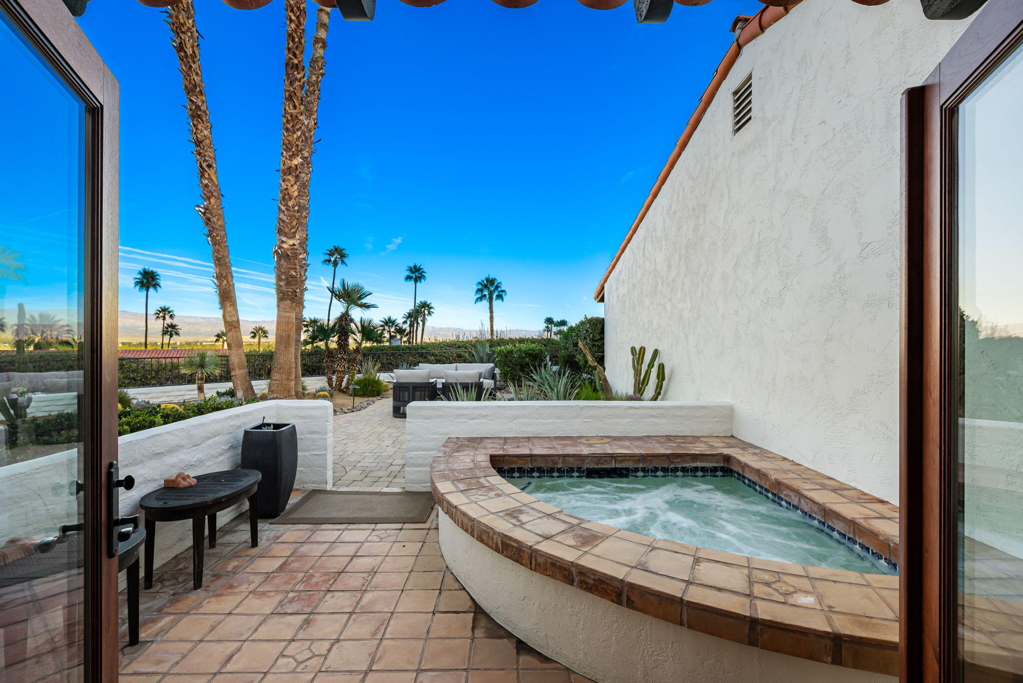 40320 Vía Entrada Rancho Mirage, CA 92270 - Photo 24 of 75 Spa off primary