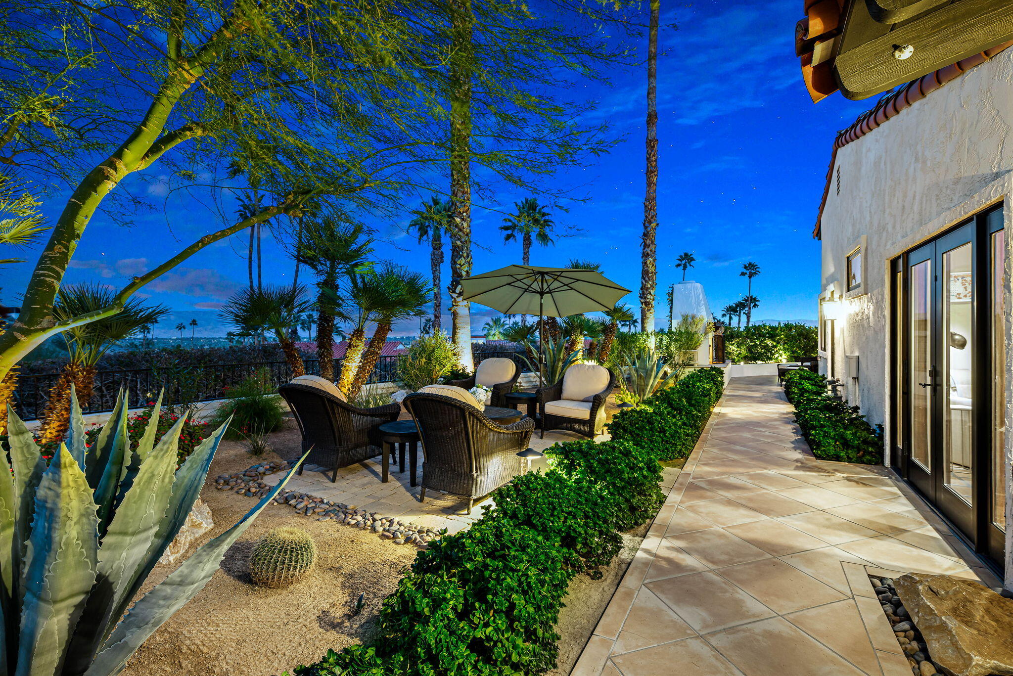 40320 Vía Entrada Rancho Mirage, CA 92270 - Photo 68 of 75 Side Yard