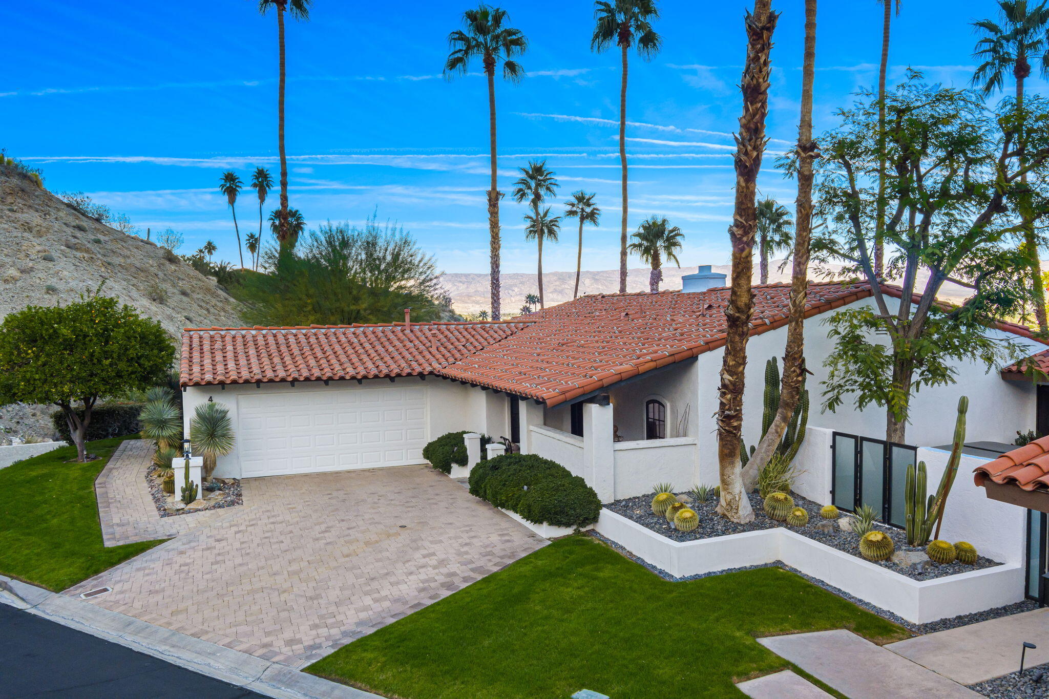 40320 Vía Entrada Rancho Mirage, CA 92270 - Photo 72 of 75 Front drive all pavers