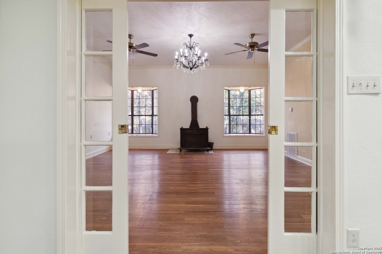 19517 Scenic Loop Road Helotes, TX 78023 - Photo 10 of 55