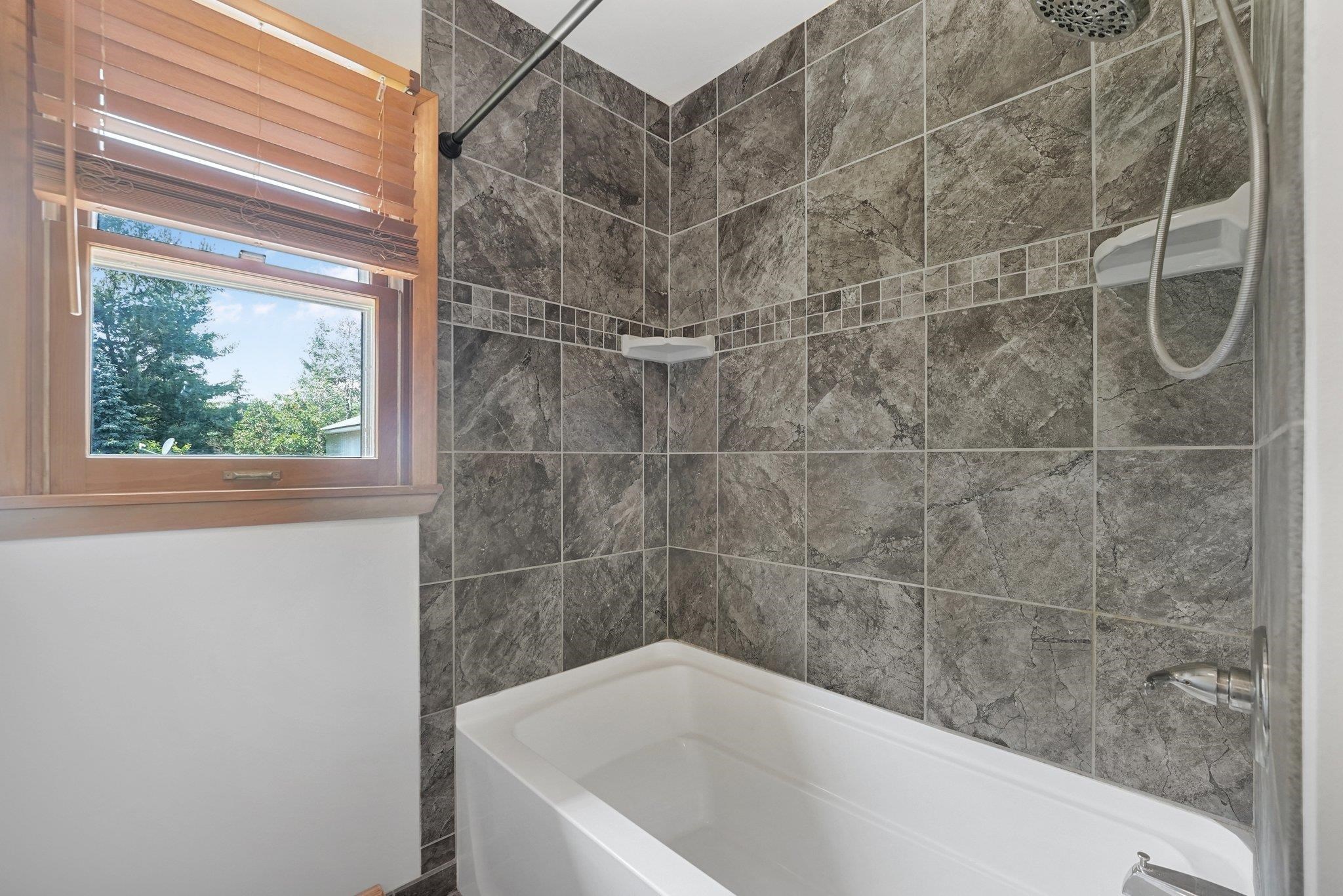 1806 Sawyer Road Traverse City, MI 49685 - Photo 16 of 49 1935356-e3825696-c08a-43d5-a40d-31201e707b85.JPG