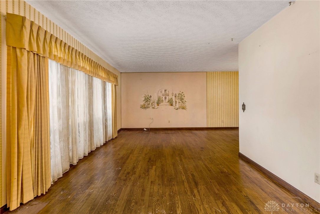 499 Cochran Road Hamilton, OH 45013 - Photo 4 of 47 Gallery Image 4
