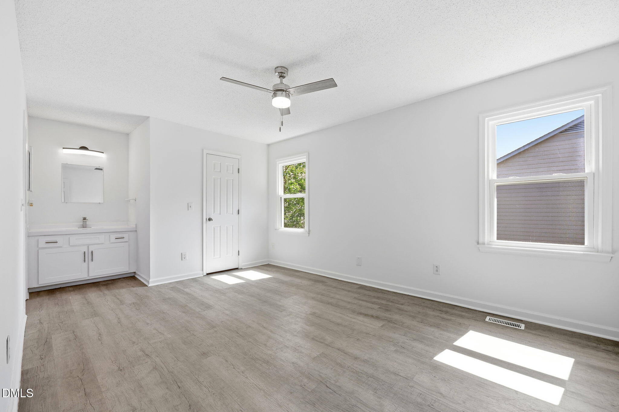 6901 Saxby Court Raleigh, NC 27613 - Photo 20 of 43 35-web-or-mls-IMG_0383