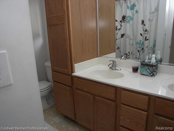 43053 Avon Road Canton, MI 48187 - Photo 22 of 36 Main bath