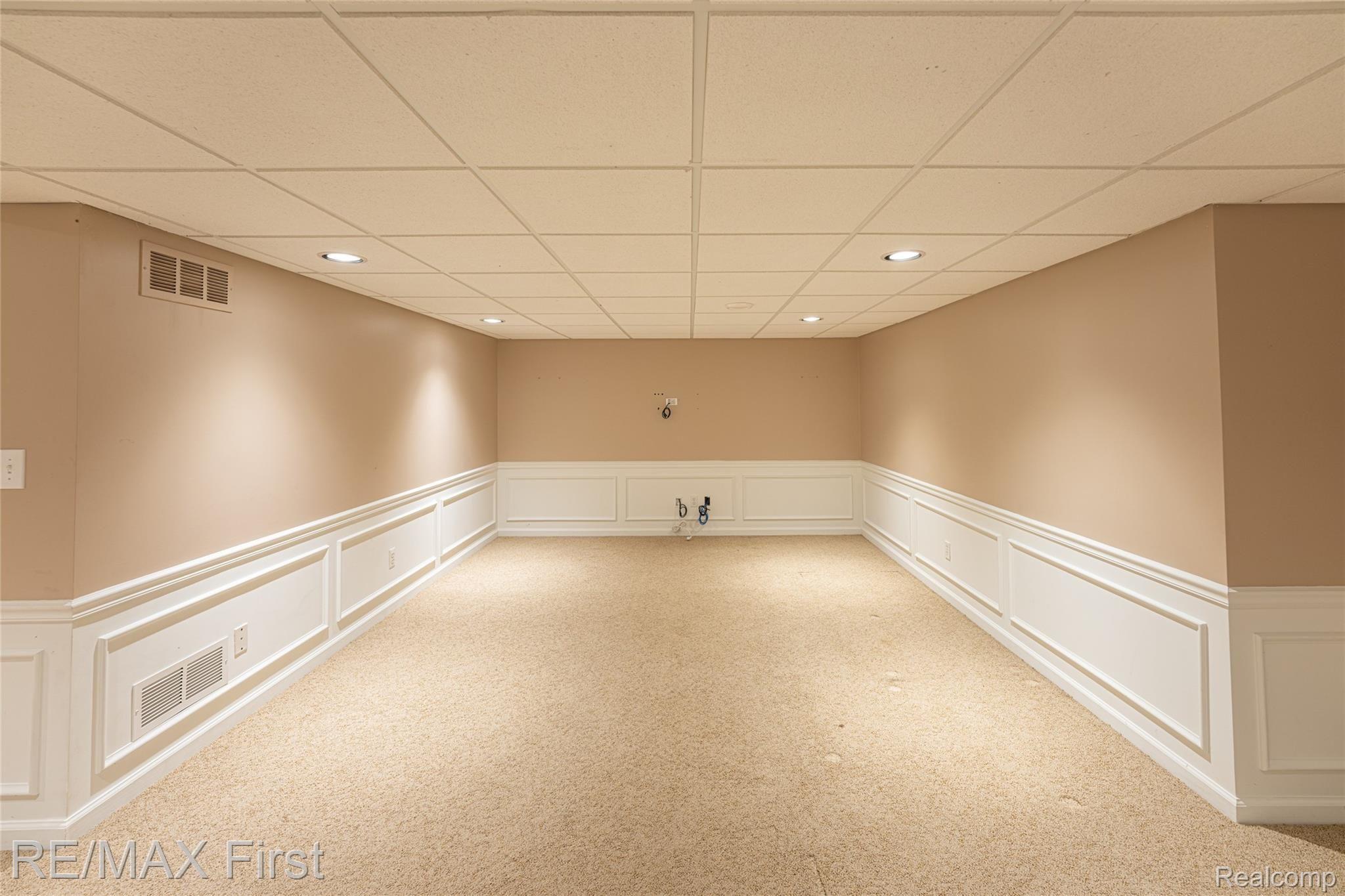 416 Cross Creek Boulevard Rochester, MI 48306 - Photo 41 of 46 41.jpg