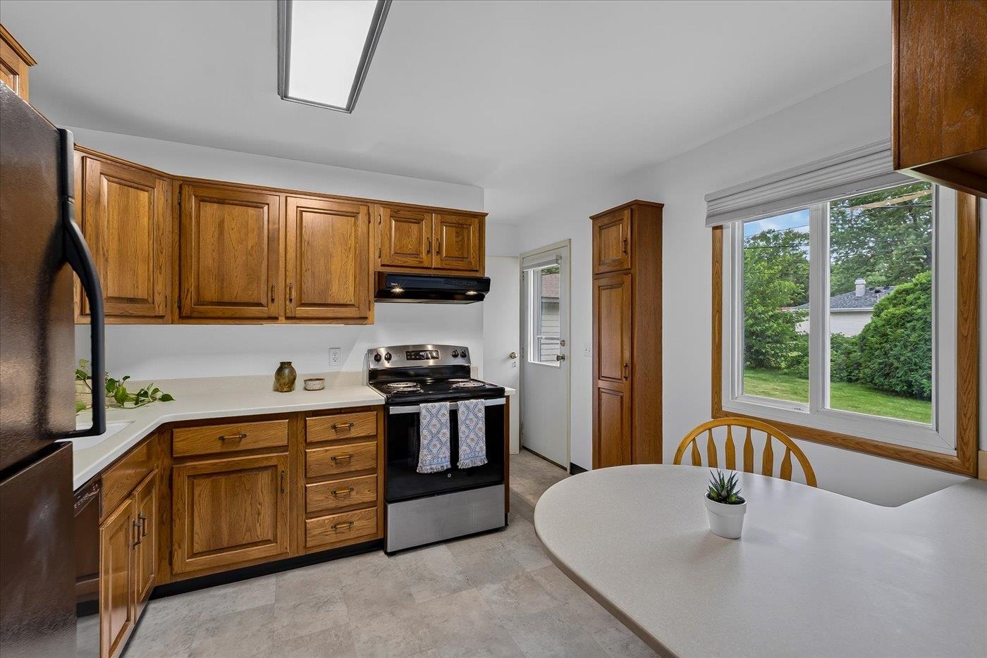 33 Belmont Road Madison, WI 53714 - Photo 10 of 40
