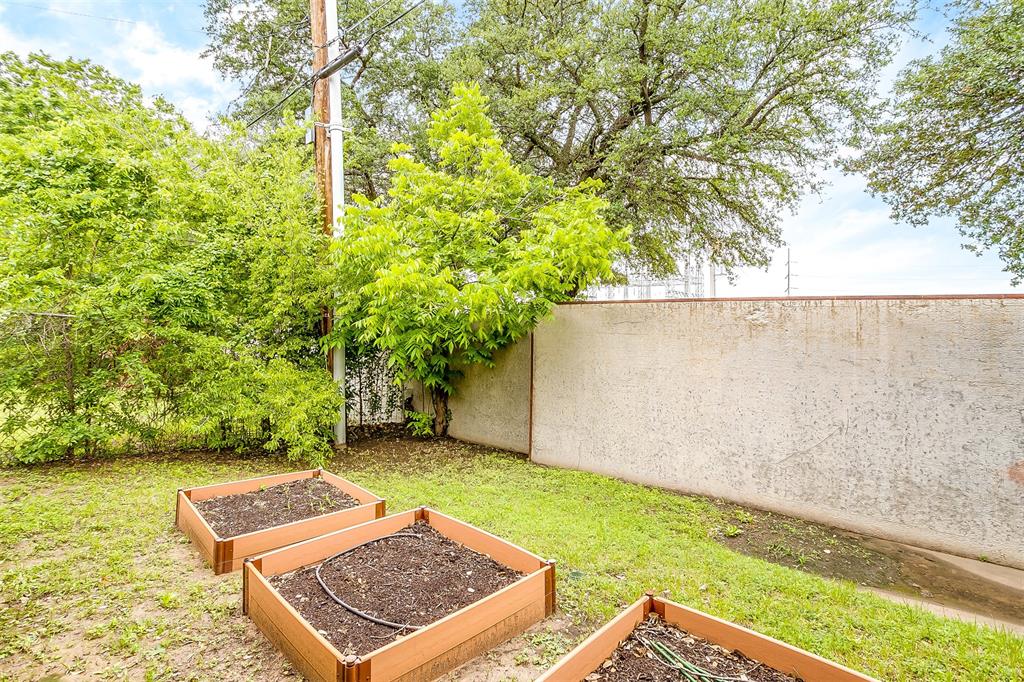 2314 West Rosedale Street South Fort Worth, TX 76110 - Photo 39 of 40