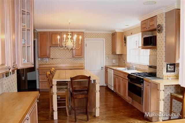 1038 Audubon Road Grosse Pointe, MI 48230 - Photo 11 of 23 31146216-10.JPG