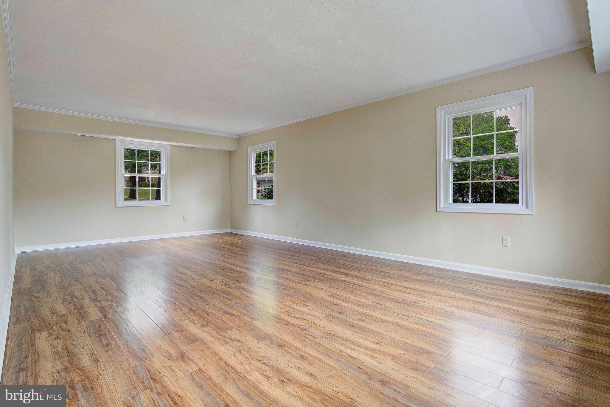 3301 Beret Lane Silver Spring, MD 20906 - Photo 4 of 39 Living room