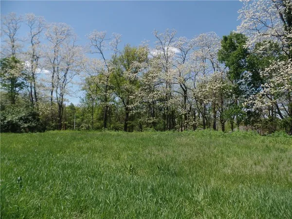 $640,000 | 9121 Northwest Old Stagecoach Road, Kansas City, MO 64154