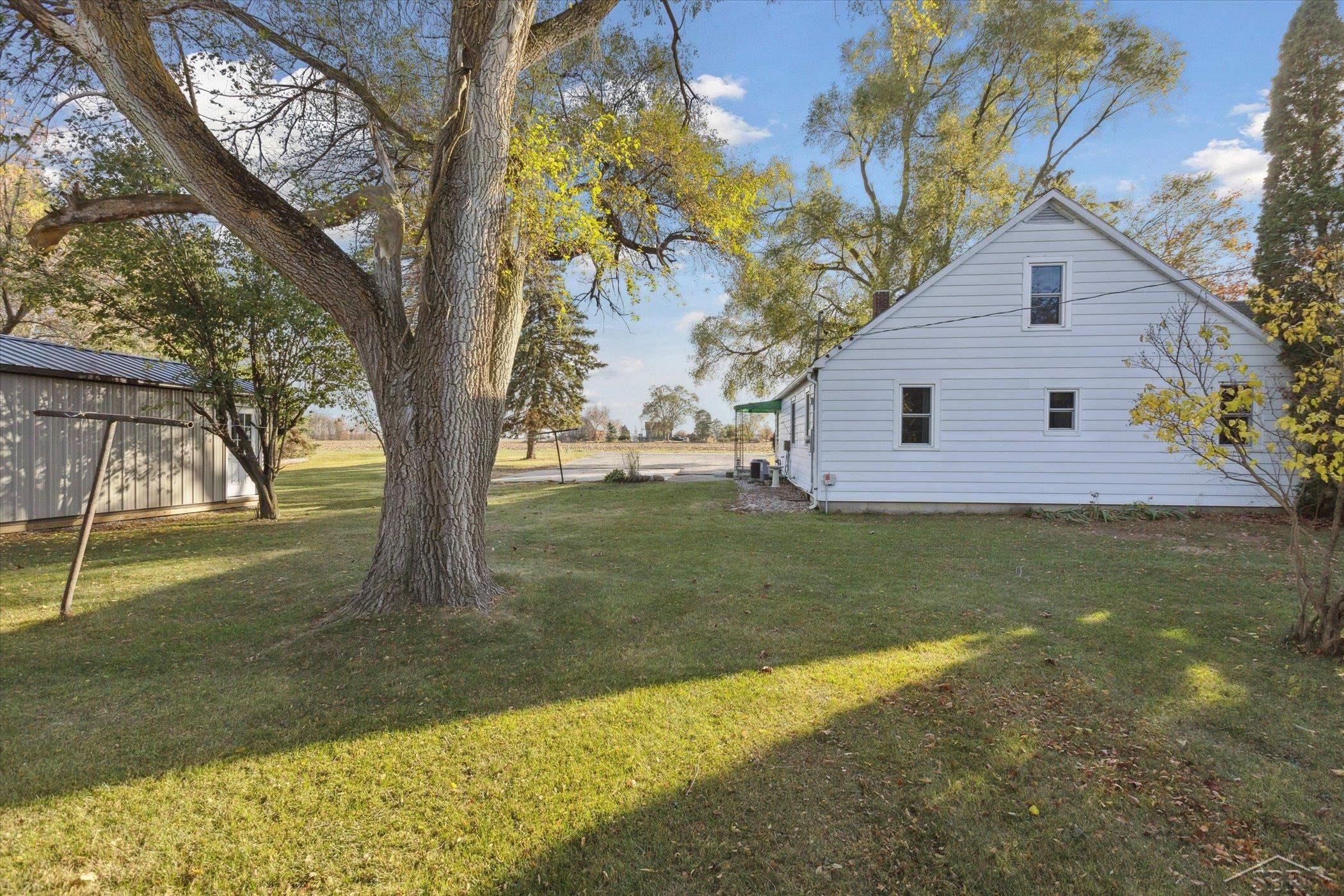 2020 North Merrill Road Merrill, MI 48637 - Photo 5 of 40