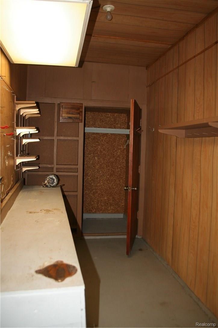 3112 Old Farm Road Flint, MI 48507 - Photo 12 of 18 Attached workshop/storage area to back of garage