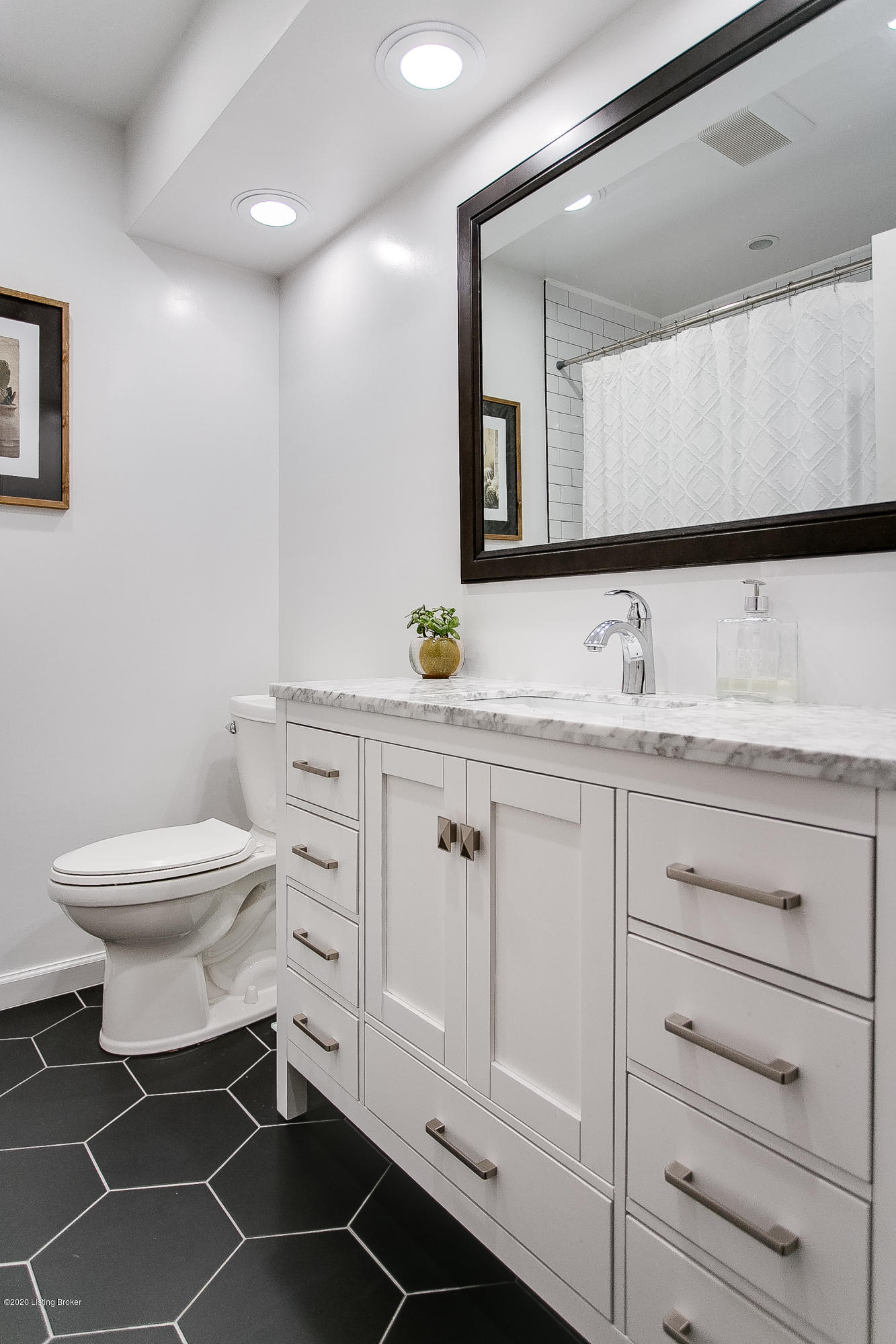 3402 Flinthaven Road Louisville, KY 40241 - Photo 21 of 56 3402 Flinthaven Rd interiors-25