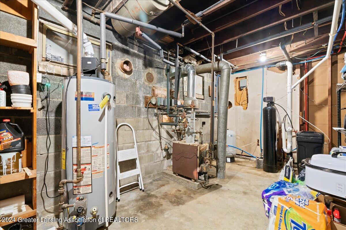 6919 Williams Road Lansing, MI 48911 - Photo 26 of 46 45-Media Jett-37