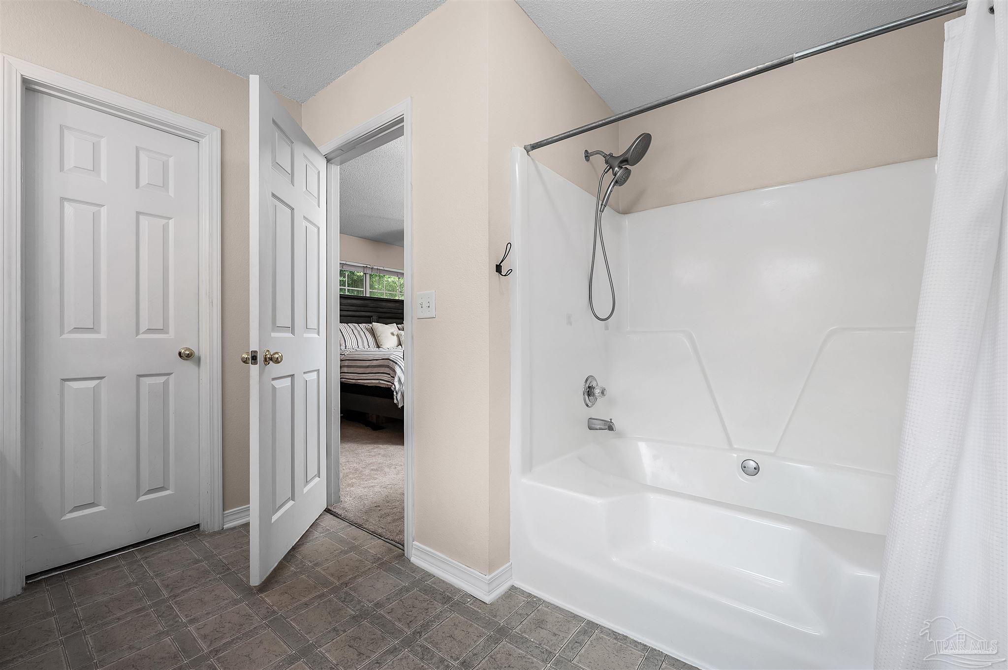 6614 Da Lisa Road Milton, FL 32583 - Photo 8 of 29 Gallery Image 8