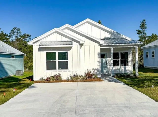 $284,900 | 252 Ante Beppum Loop, Carrabelle, FL 32322