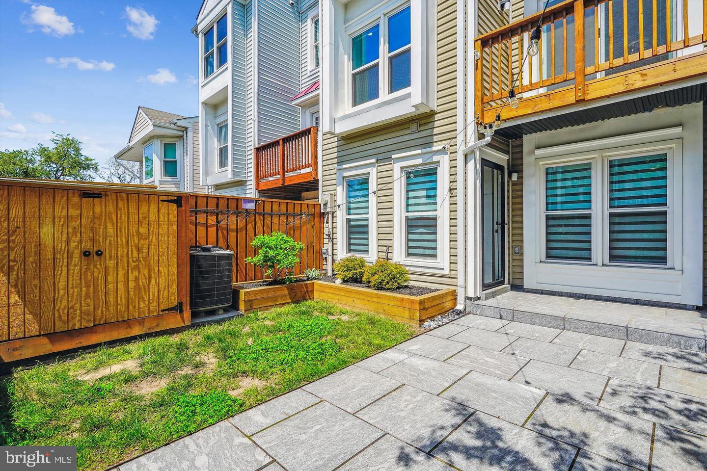 6010 Sunset Ridge Court Centreville, VA 20121 - Photo 4 of 26
