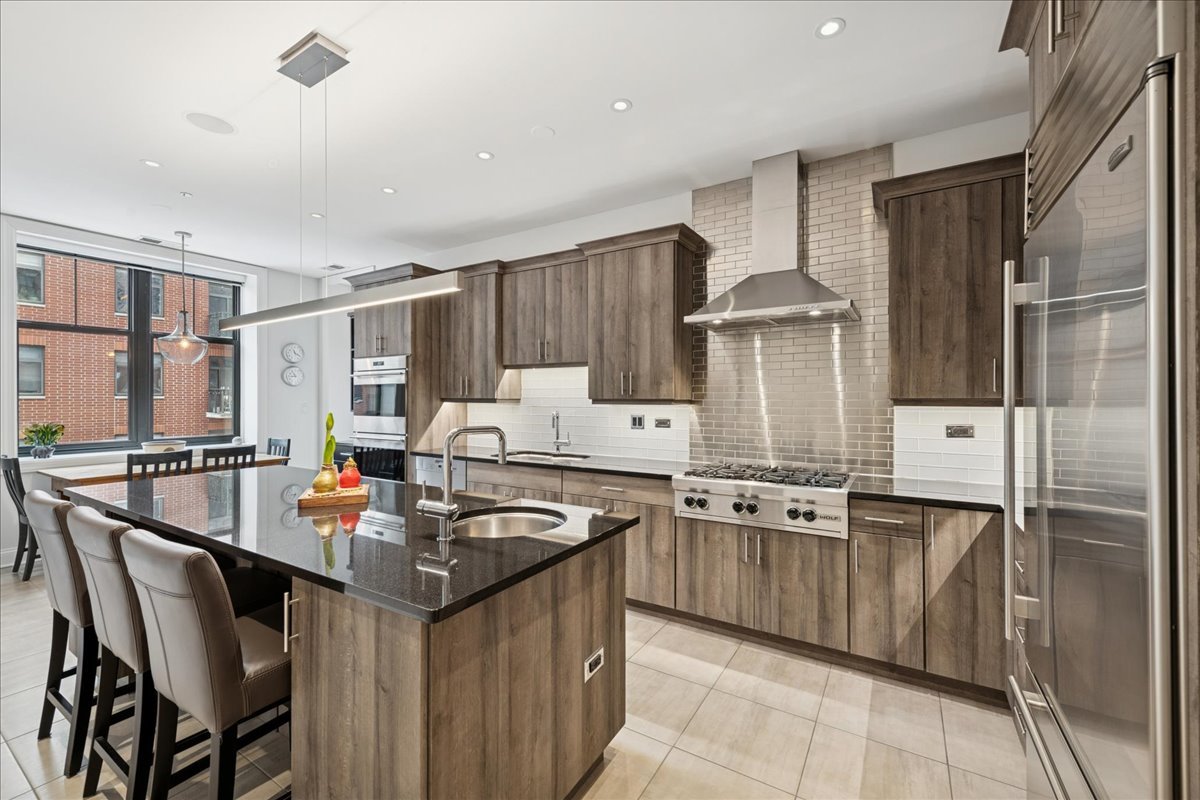 30 West Erie Street, Unit 601 Chicago, IL 60654 - Photo 11 of 30