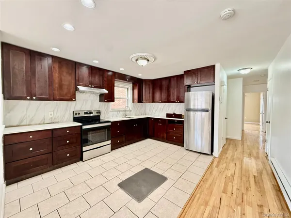 $2,350 | 20-14 College Point Boulevard, Unit 2 | College Point