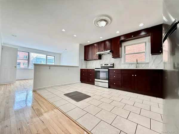 $2,350 | 20-14 College Point Boulevard, Unit 2 | College Point