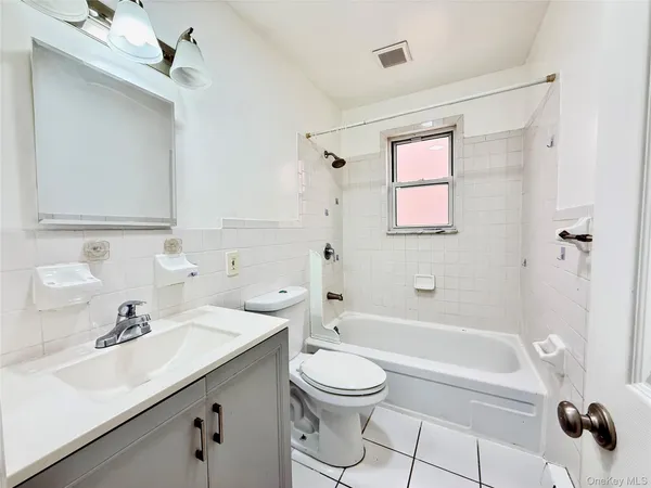$2,350 | 20-14 College Point Boulevard, Unit 2 | College Point