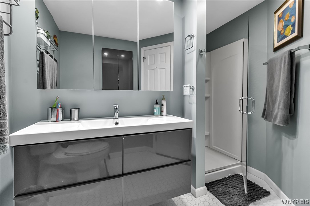 10200 Lapp Road Clarence, NY 14032 - Photo 25 of 50 Main Bathroom