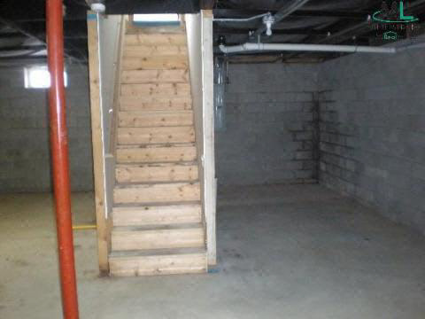 8656 Cork Road Avoca, MI 48006 - Photo 4 of 12 387719-3.JPG
