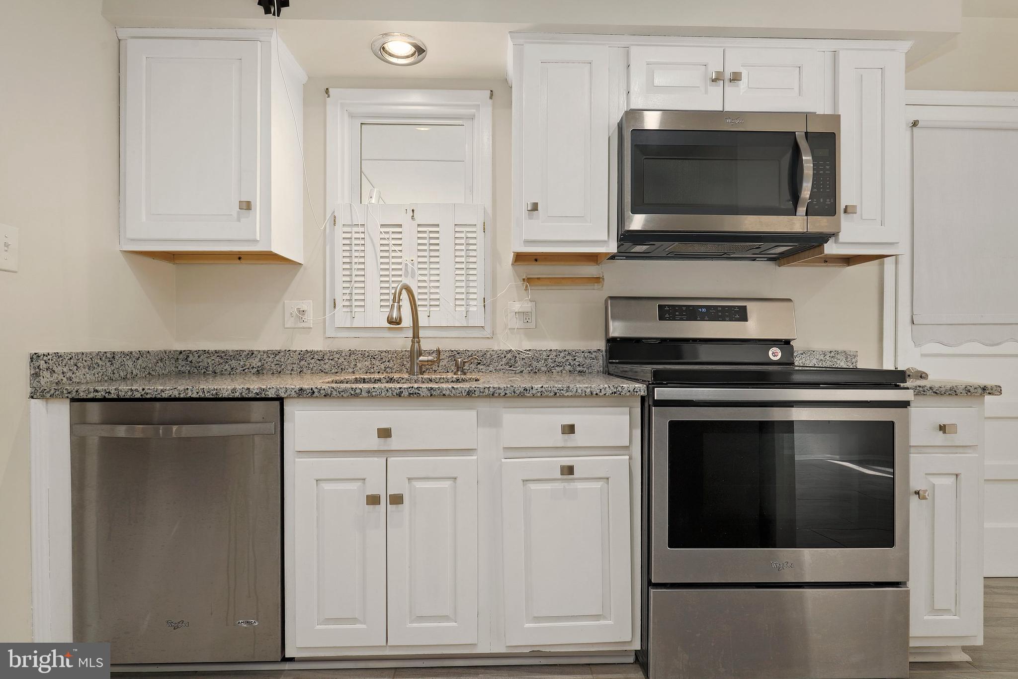 1677 Trap Road Vienna, VA 22182 - Photo 5 of 43