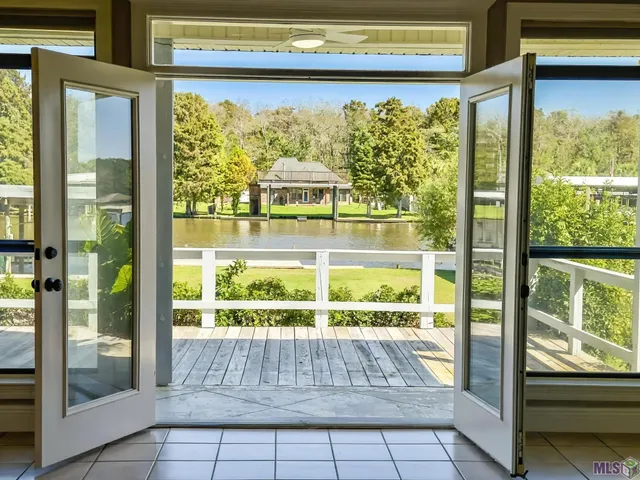 $465,000 | 13538 Bayou Terrace Drive, St. Amant, LA 70774