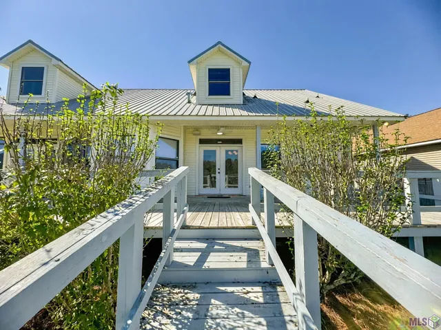 $465,000 | 13538 Bayou Terrace Drive, St. Amant, LA 70774