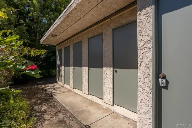 a view of a pathway of a house