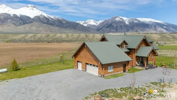 $1,285,000 | 4550 Highway 93, Mackay, ID 83251