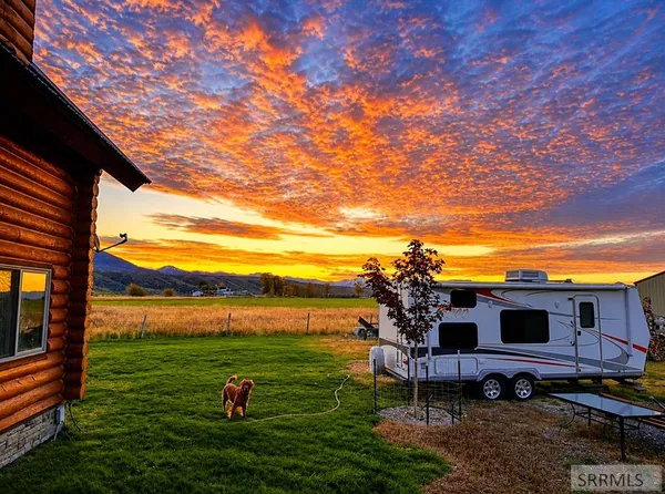 $1,285,000 | 4550 Highway 93, Mackay, ID 83251