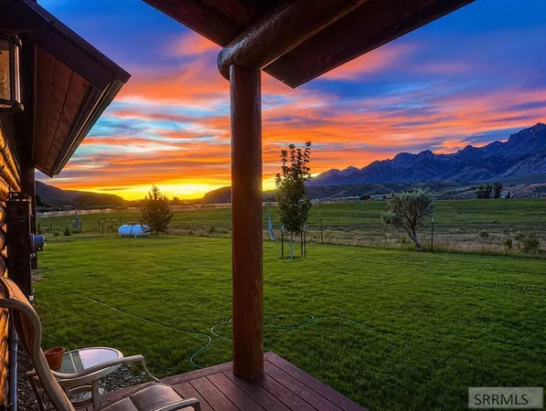 $1,285,000 | 4550 Highway 93, Mackay, ID 83251
