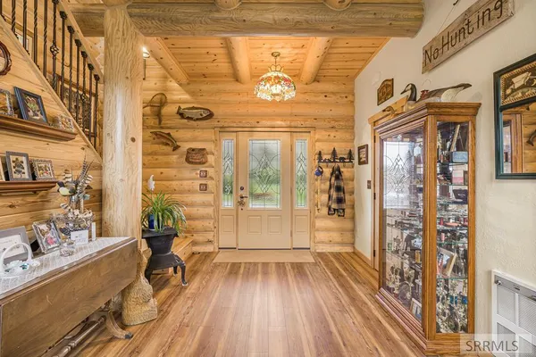 $1,285,000 | 4550 Highway 93, Mackay, ID 83251